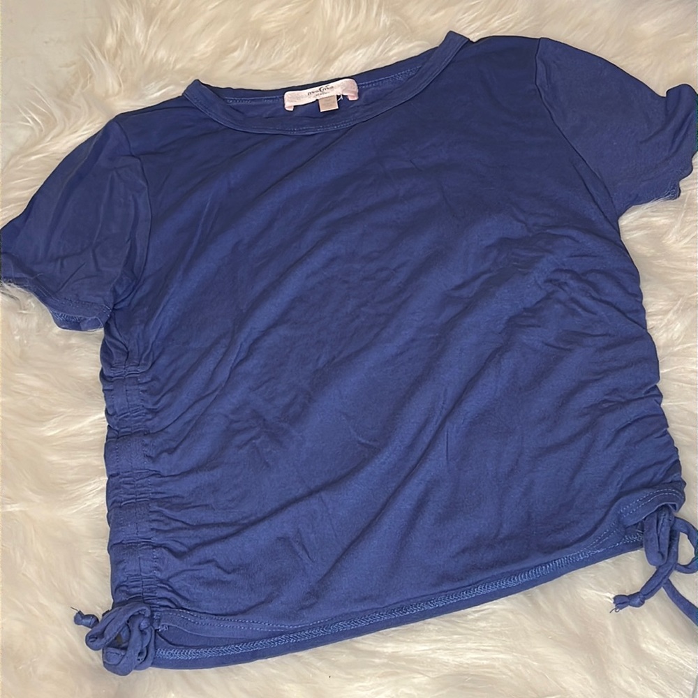 🌼3 for $15 sale! 🌼Girls Moa Moa branded cinched blue tee sz M